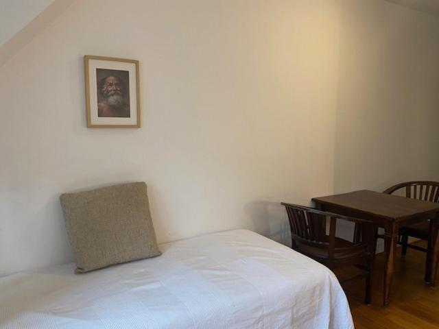 Kerpen  Die Strumpffabrik - Guesthouse חדר תמונה
